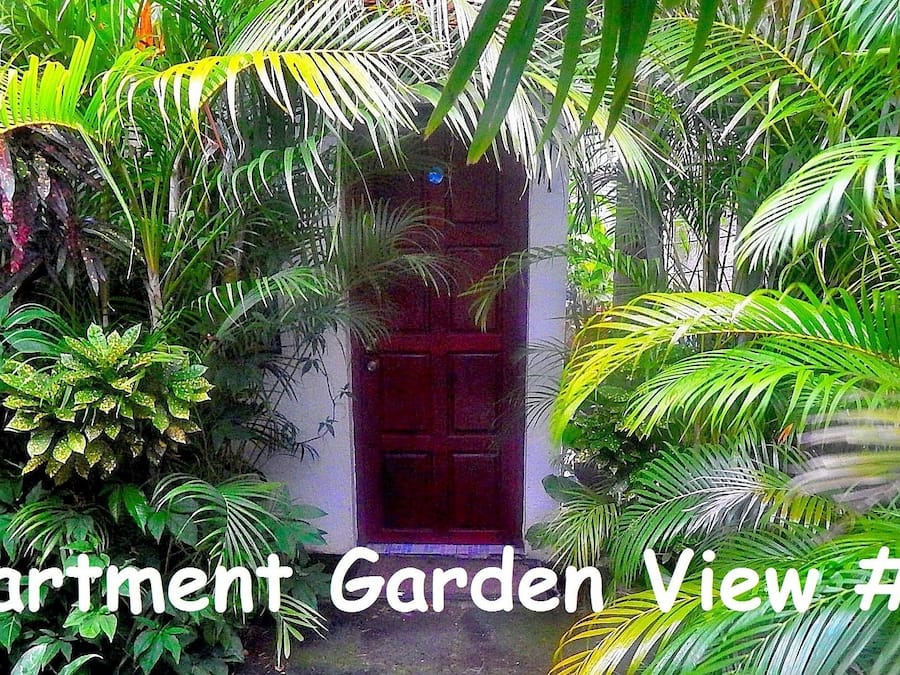 Leilighet – superior, hageutsikt | Safe på rommet, skrivebord, lydisolert og wi-fi (inkludert)