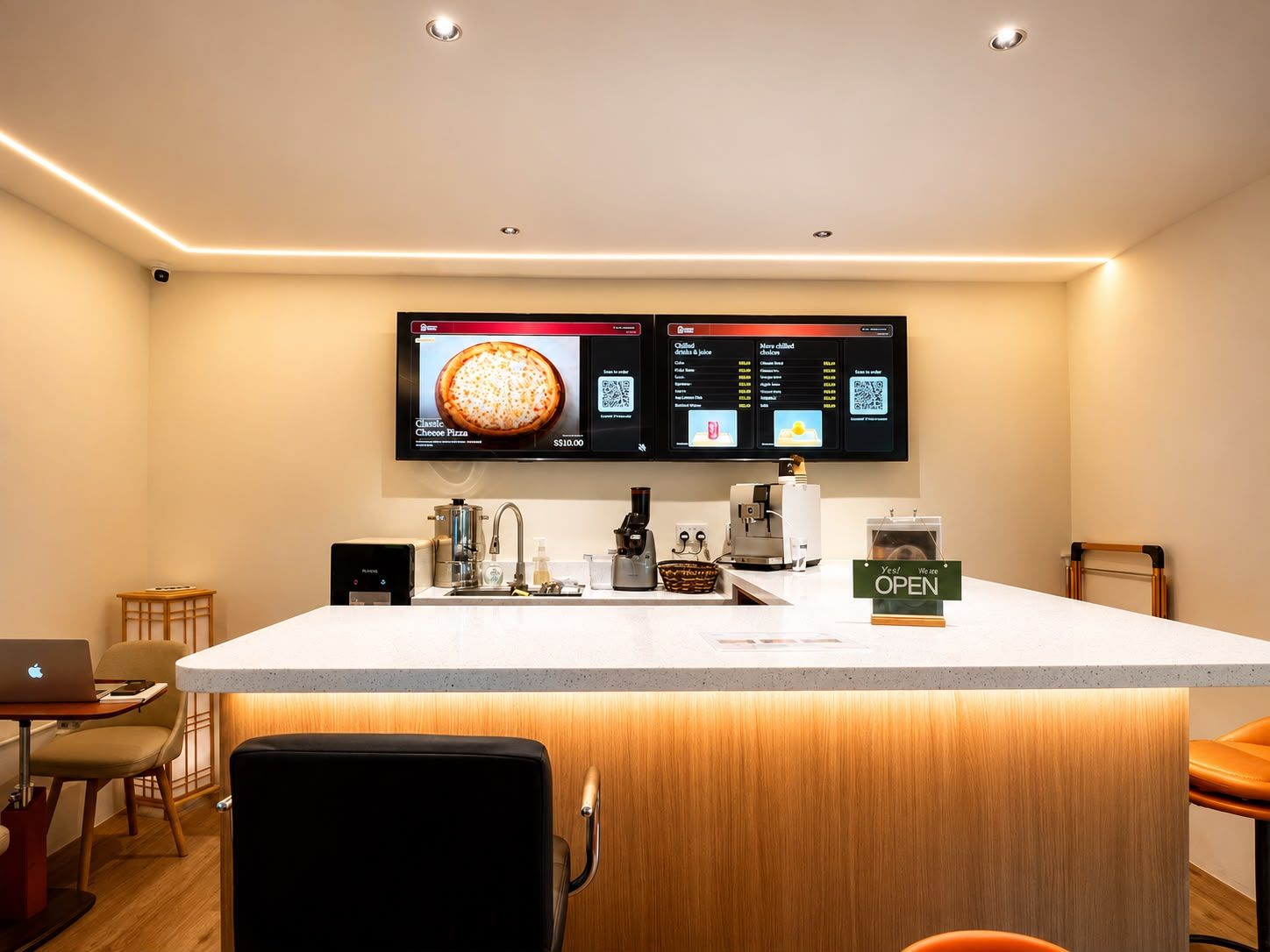 Lobby-lounge