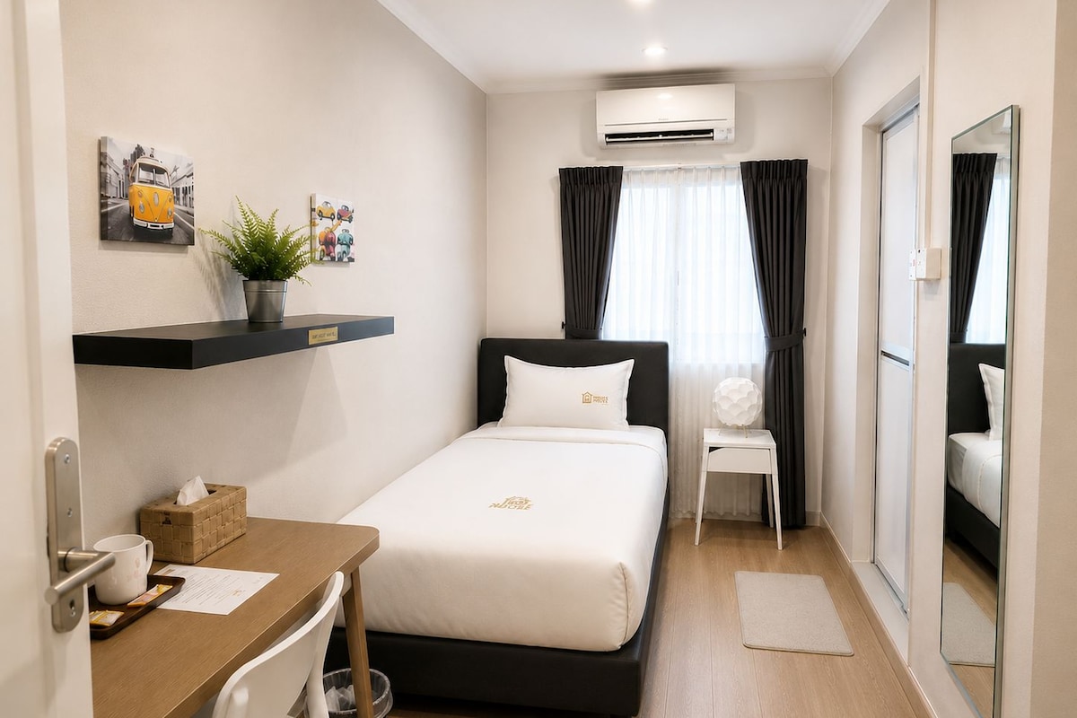 Single Room Ensuite | Allergitestet sengetøy, wi-fi (inkludert) og sengetøy