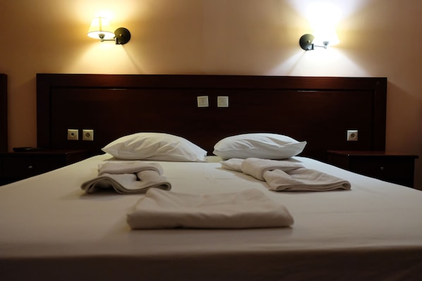 In-room safe, iron/ironing board, free WiFi, bed sheets