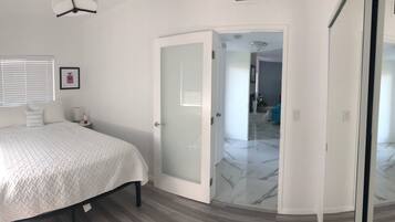 Luxury House, 4 Bedrooms, Non Smoking, Pool View | 4 bedrooms, premium bedding, iron/ironing board, free WiFi