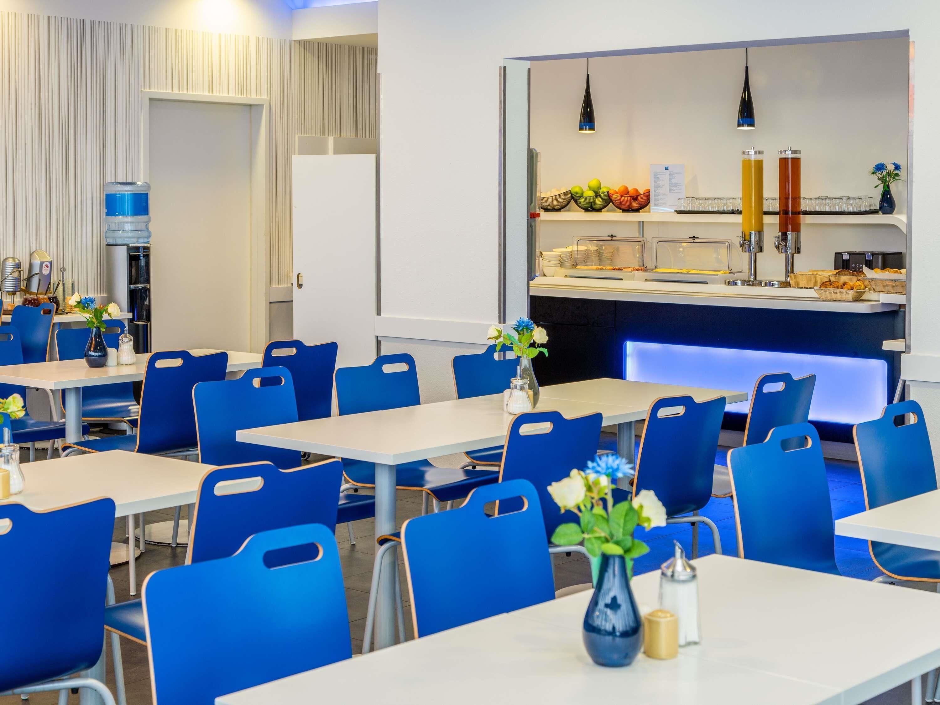 Frukostbuffé varje dag (EUR 11.50 per person)