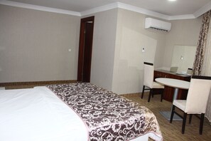 Iron/ironing board, free WiFi, bed sheets - Sinan Hotel (Ankara)
