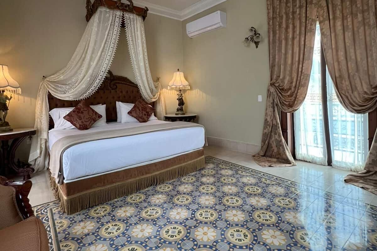 Chambre Double Exclusive, 1 très grand lit, balcon