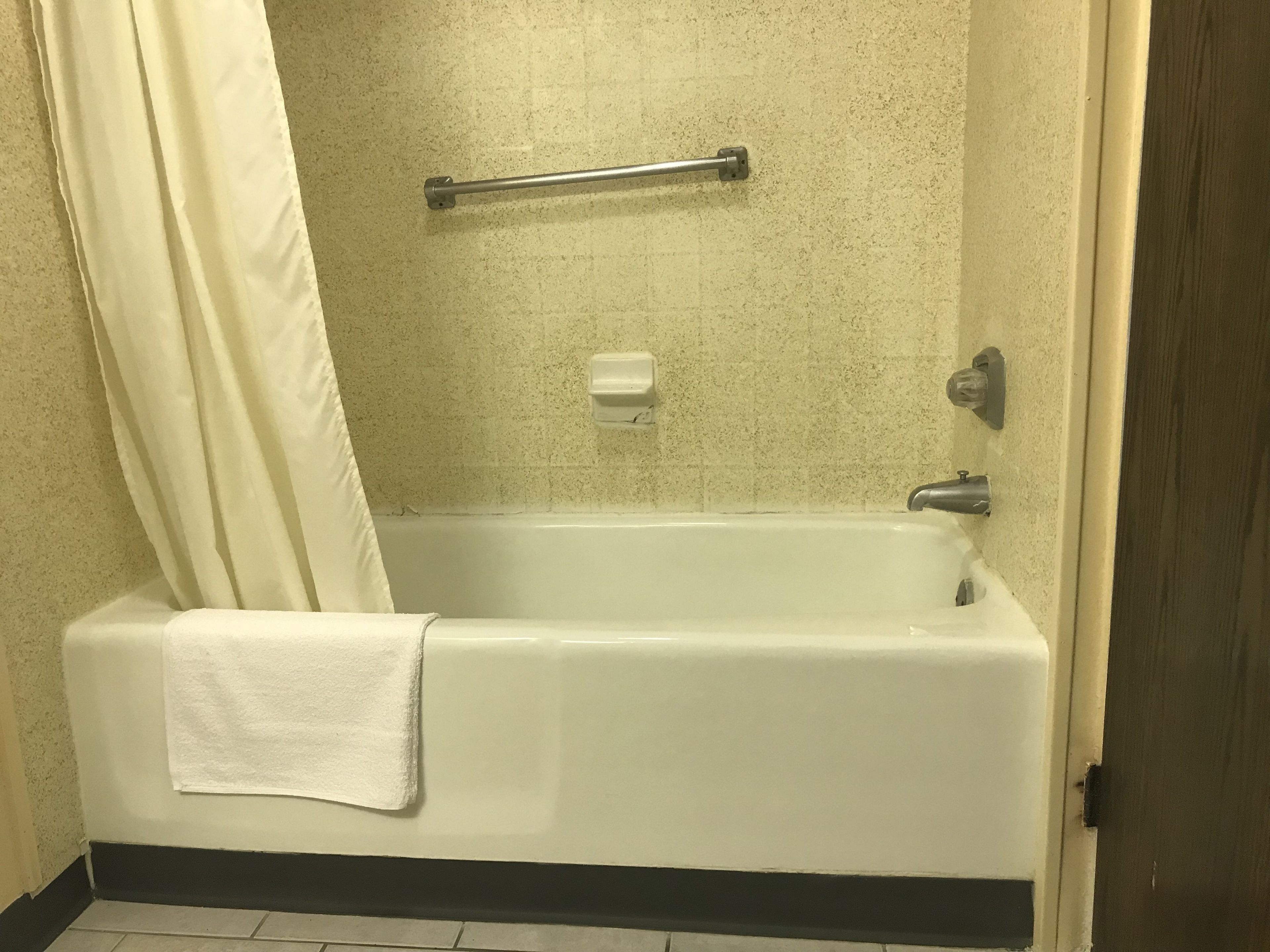 Camera singola, fumatori | Bagno | Combinazione doccia/vasca, vasca da bagno a immersione totale