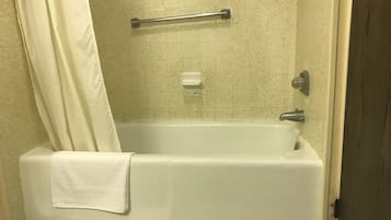 Camera singola, fumatori | Bagno | Combinazione doccia/vasca, vasca da bagno a immersione totale