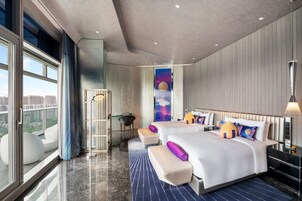 저자극성 침구, 오리/거위털 이불, 미니바, 객실 내 금고