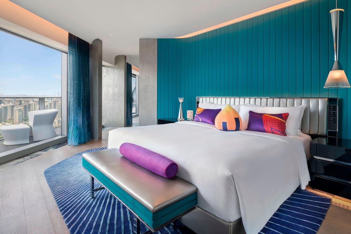 Cozy Suite, Suite, 1 Bedroom, Non Smoking, Lake View | Hypo-allergenic bedding, down duvets, minibar, in-room safe