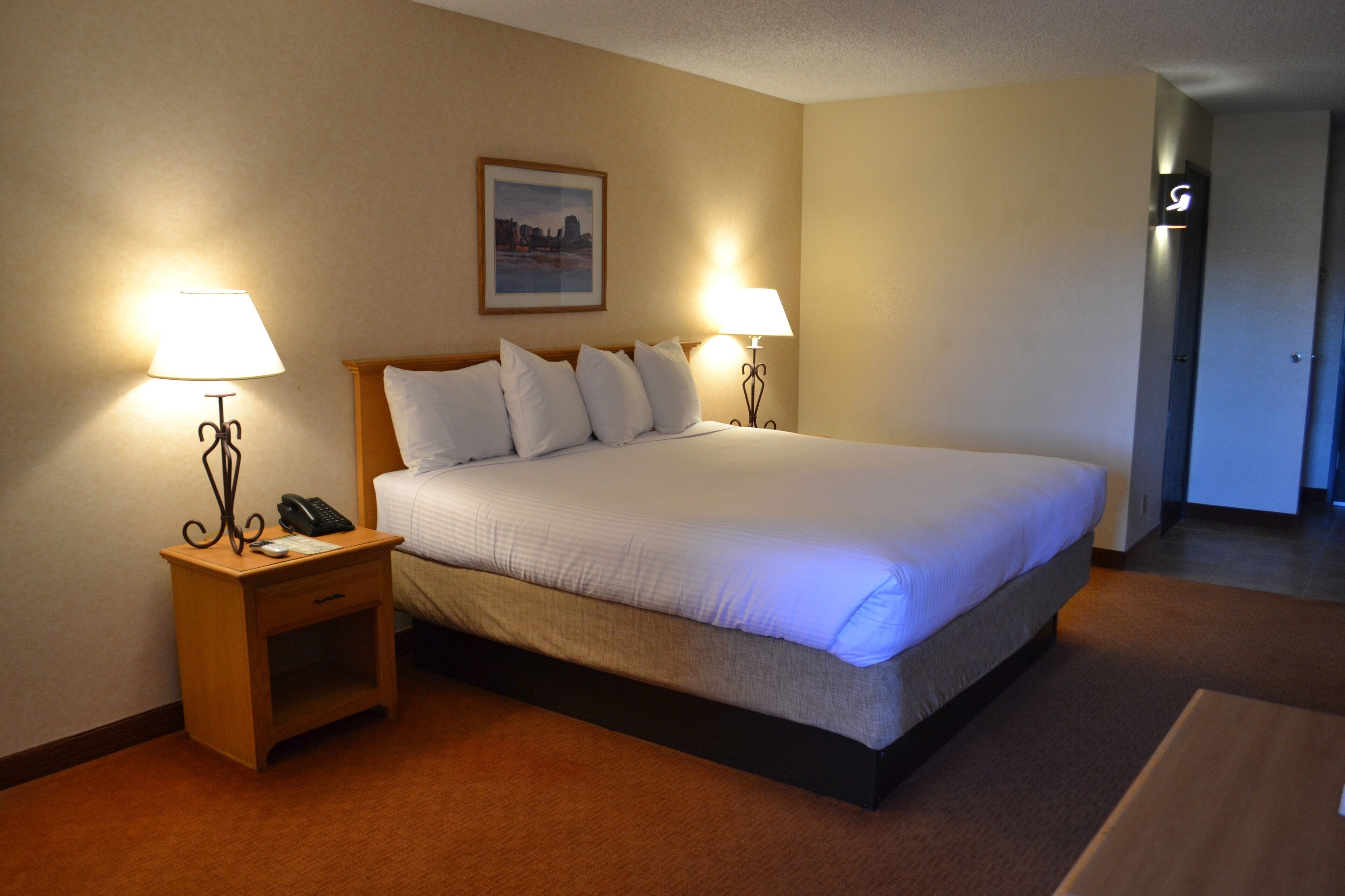 โต๊ะทำงาน, เตารีด/โต๊ะรีดผ้า, Wi-Fi ฟรี