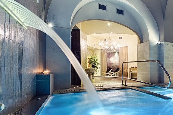 Hot stone massages, Swedish massages, Thai massages, massages