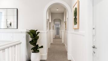 Deluxe Twin Room (Shared Bathroom) | Hallway