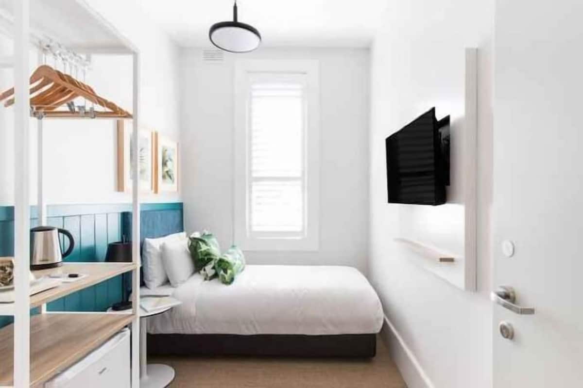 Premium bedding, pillowtop beds, minibar, iron/ironing board