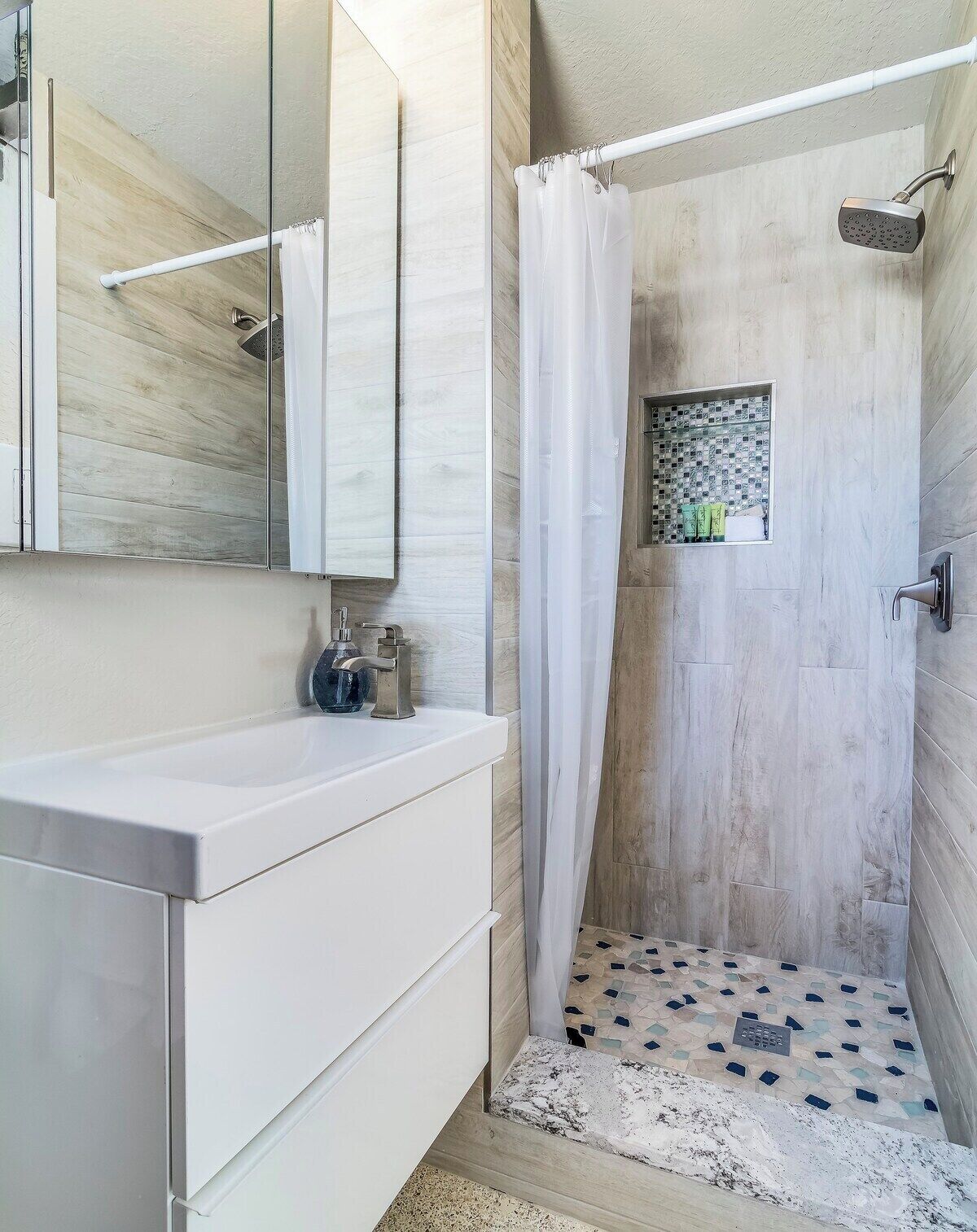 Modern Spotless Efficiency with Great Beach Access - Unit H