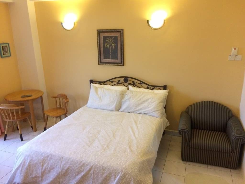 2 bedrooms, desk, iron/ironing board