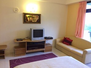 Comfort Apartment, 2 Bedrooms, Hill View | Room amenity - 2 Bedrooms Apartment by Paul (Genting Highlands)