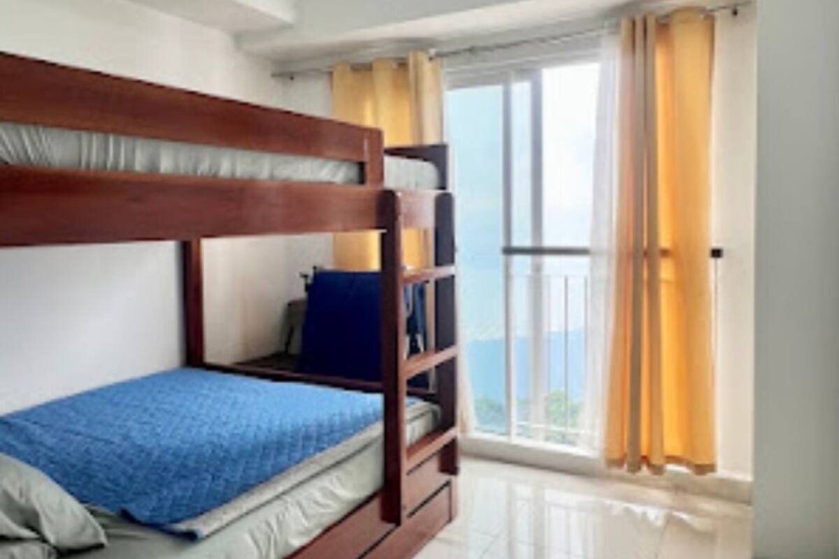 Comfort Condo, 1 Bedroom, Lake View | 1 bedroom, desk, soundproofing, free WiFi