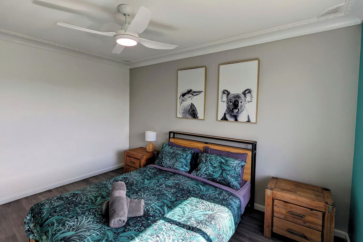 Comfort Double Room, 1 Queen Bed, Shared Bathroom