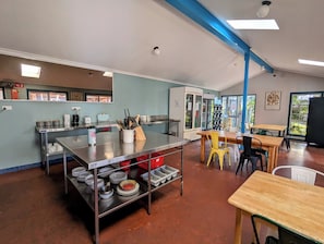 Dining - Ozzie Pozzie Backpackers (Port Macquarie)