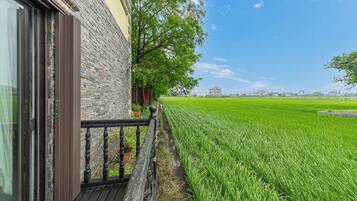 Standard Quadruple Room | Terrace/patio