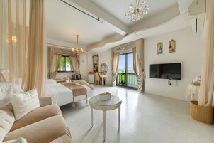 Standard Quadruple Room | Free WiFi, bed sheets