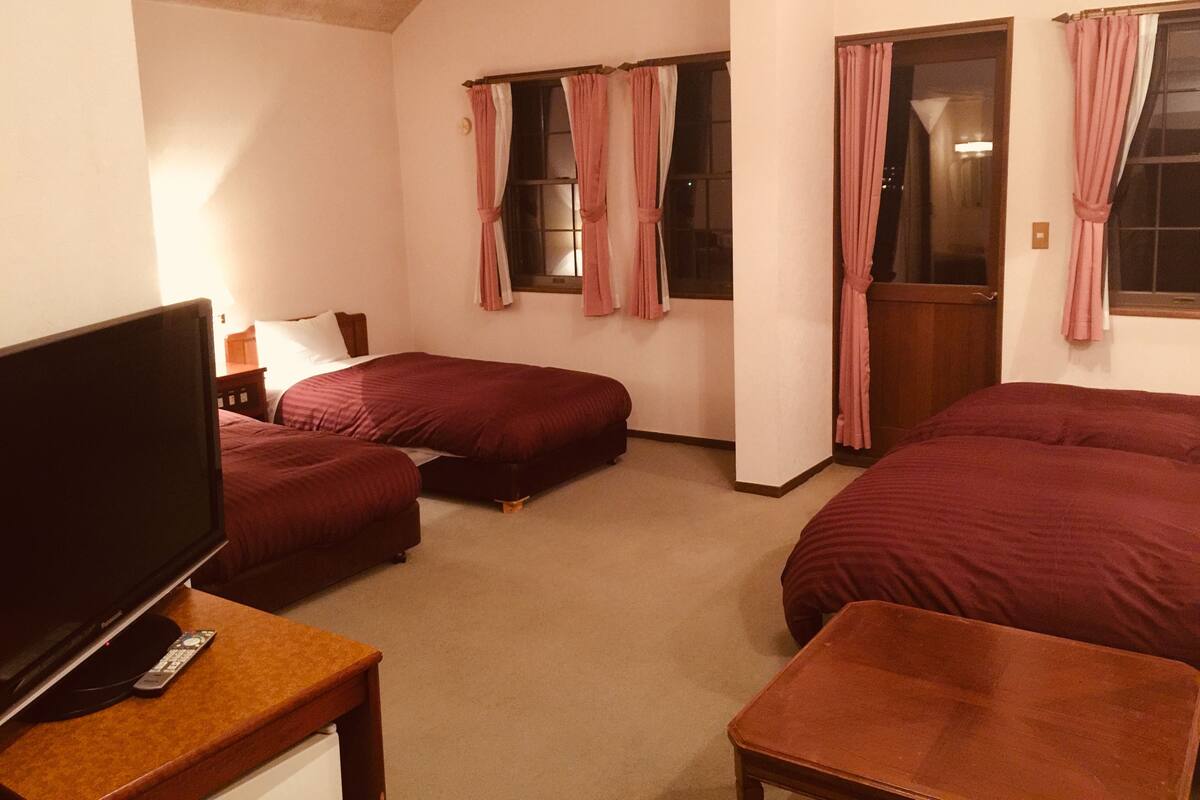 Superior Quadruple Room | Blackout curtains, soundproofing, free WiFi