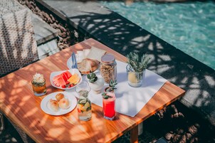 Se ofrece un desayuno a la carta (75000 IDR por persona)