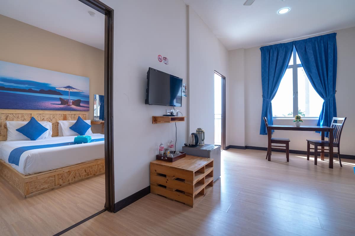 deluxe studio seaview | living room | lcd tv