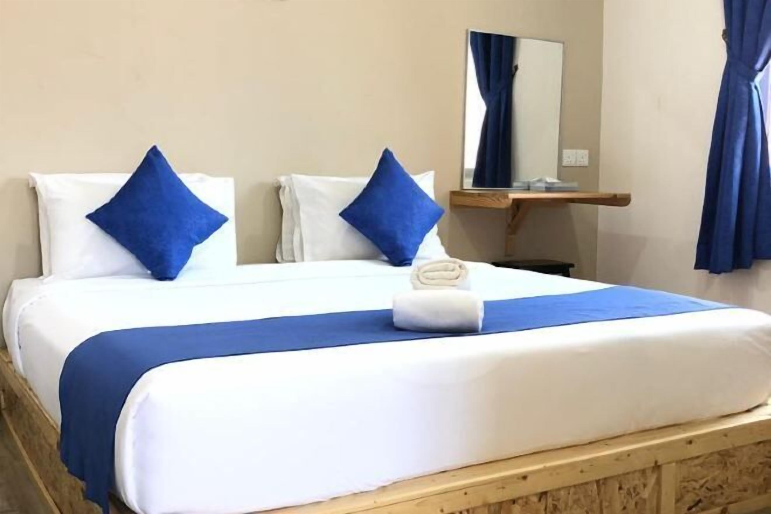 Minibar, bureau, fer et planche à repasser, Wi-Fi gratuit