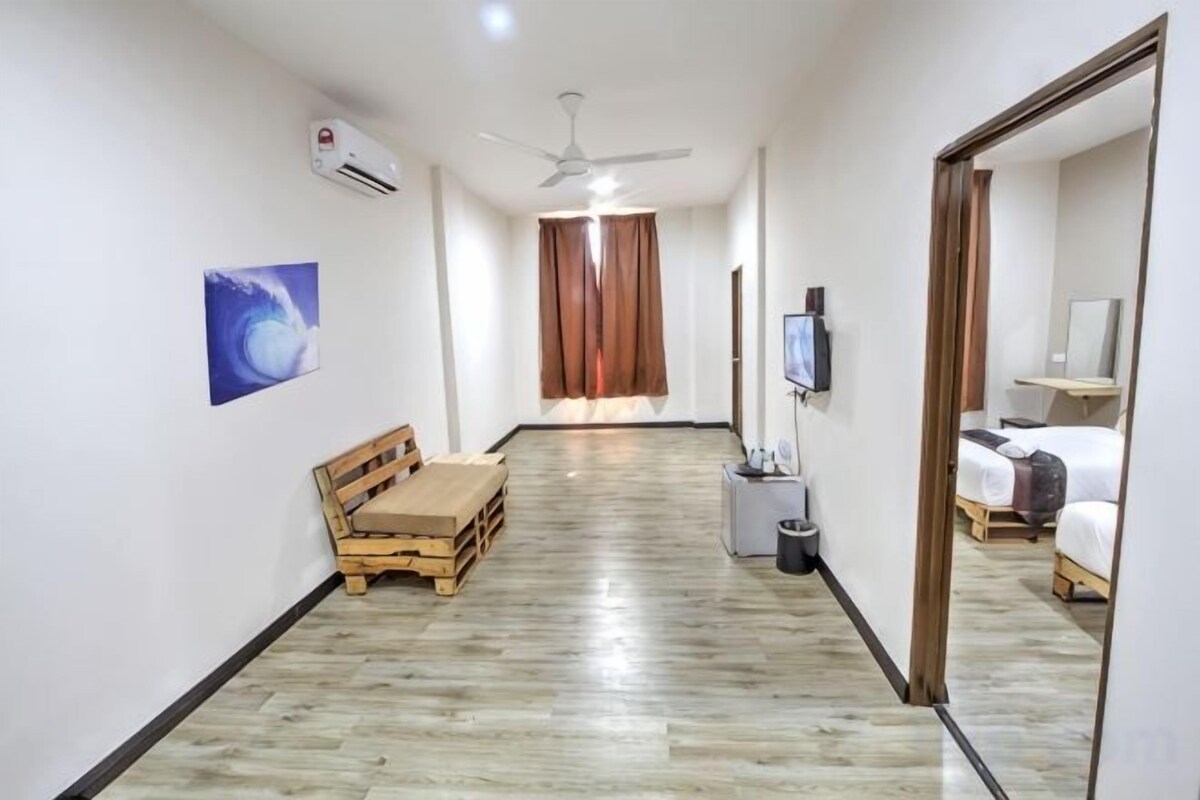 Minibar, desk, iron/ironing board (on request), WiFi (free)
