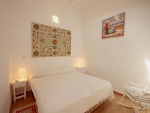 5 chambres, fer et planche à repasser, Wi-Fi