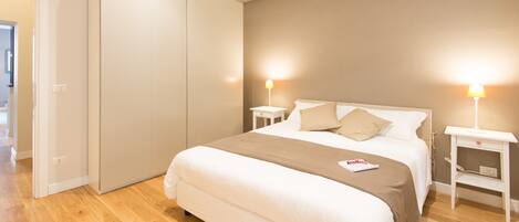 2 makuuhuonetta, silitysrauta/-lauta, Wi-Fi, vuodevaatteet