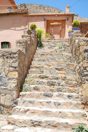 Exterior - Kasbah Ait Bouguemez (Tabant)