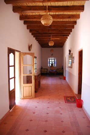 บริเวณประตูทางเข้า