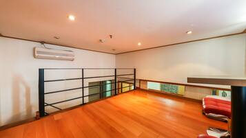 Family Room | Free WiFi