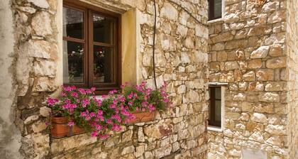 Alte SteinhÀuser - Dom'e Pedra