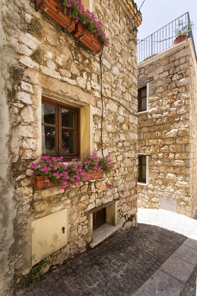 Ancient Stone Houses - Dom'e Pedra