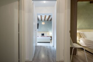 2 habitaciones y espacio para trabajar con laptop