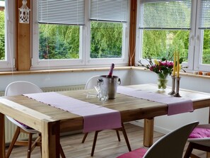 Dining - Life is better at the beach! 85m2 large, very well equipped vacation apartment (Heiligenhafen)