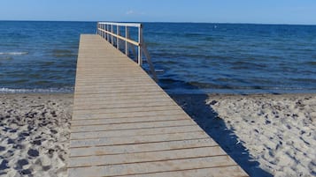 Una spiaggia nelle vicinanze