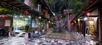 Green Hill Hostel & Homestay