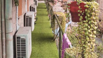 Doppia Comfort, 1 letto queen, non fumatori | Vista cortile
