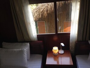 Neljän hengen perhehuone, 2 keskisuurta parisänkyä, tupakointi kielletty, oma kylpyhuone (Quadruple) | Untuvapeitot, yksilöllisesti sisustettu, äänieristys, ilmainen Wi-Fi