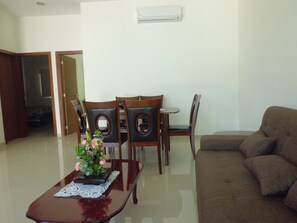 Family Condo, 2 Bedrooms | Living area