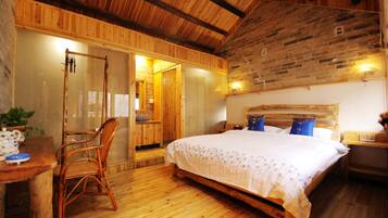 Comfort Double Room | Soundproofing, WiFi (free)
