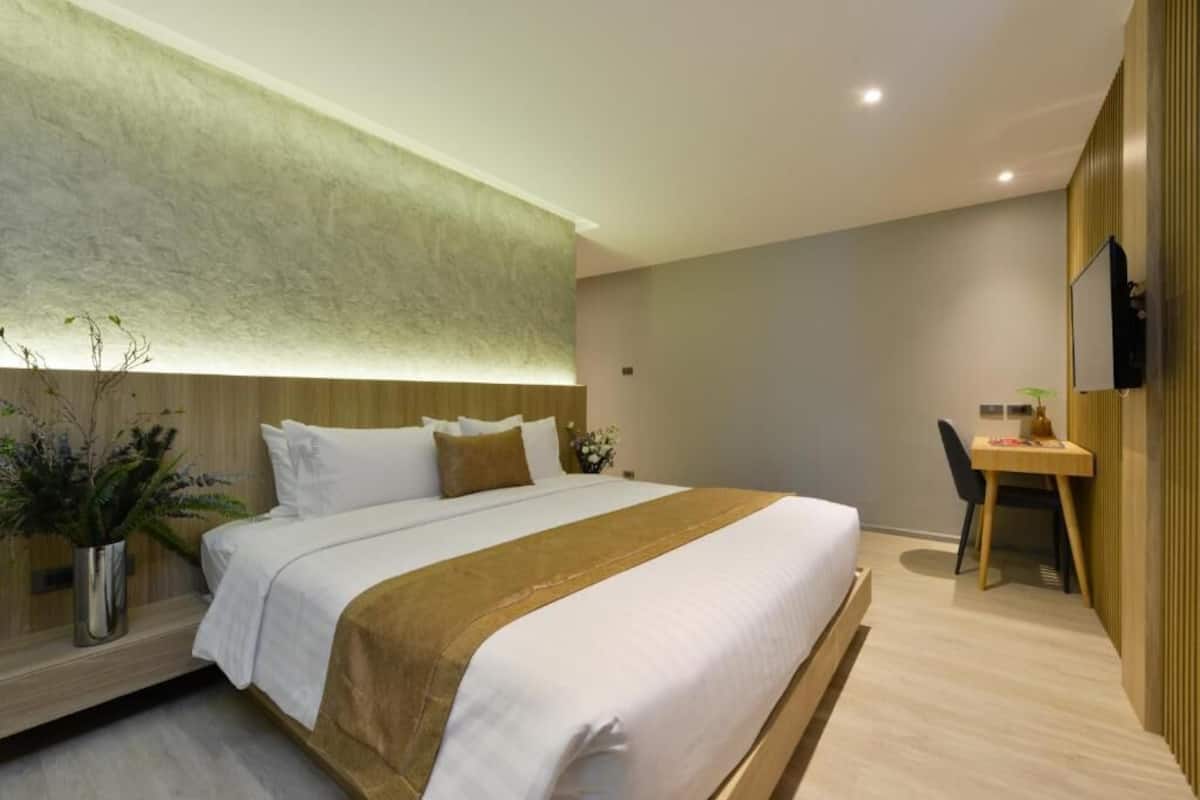 One Bedroom Premier
