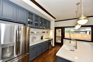 Luxury House, Courtyard View | Private kitchen | Full-sized fridge, microwave, oven, stovetop - Eastwood Greene Guesthouse (Nashville)