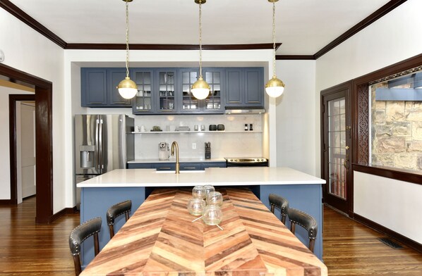 Luxury House, Courtyard View | In-room dining - Eastwood Greene Guesthouse (Nashville)