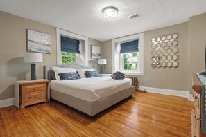 4 bedrooms, iron/ironing board, travel cot, free WiFi