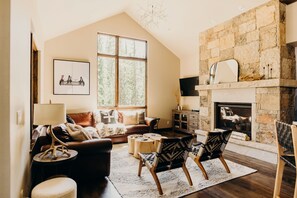 Flat-screen TV, fireplace