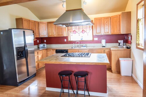 Mukavuus ja mukavuus tilavassa keskustahotellissa Just Blocks from Everything!